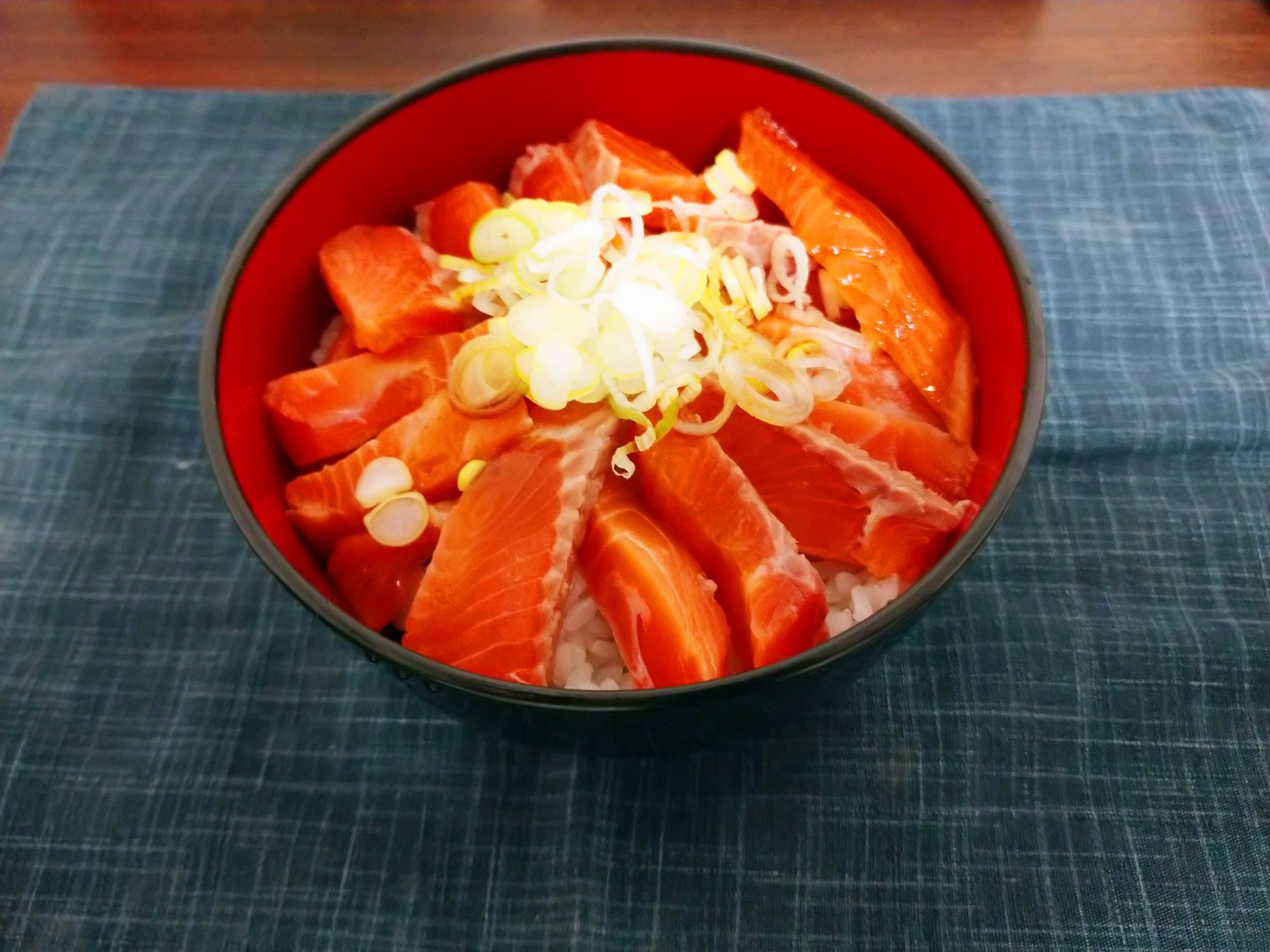 ふるさと納税]トロける美味しさ！北海道白糠町「トラウトサーモン」を